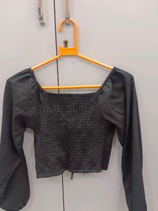 Chic Black Long Sleeve Crop Top
