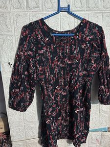 Abstract Print Top