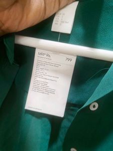H&amp;M new shirt with tag