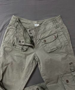 Y2K Low Waisted Cargo Pants