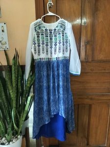 Embroidered White &amp; Blue Kurta