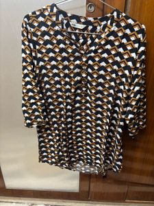 Geometric Print V-Neck Top