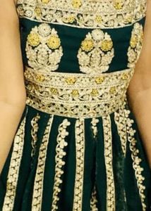Elegant Green Kurta Set with Intricate Embroidery