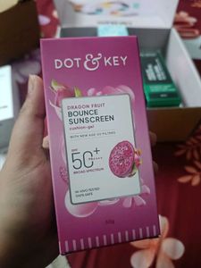 Dot & Key Dragon Fruit Bounce Sunscreen SPF 50+
