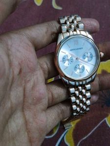 Elegant Gold Tone Watch