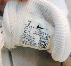 Zara &amp; Nike White Sneakers 2 set fix price