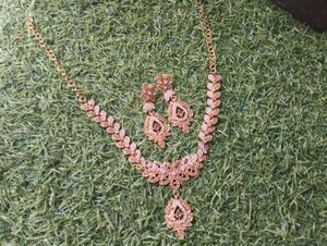 Elegant Kundan Necklace & Earring Set