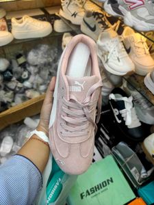 Puma Pink Suede Sneakers🎀
