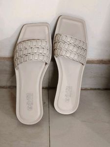 Zudio Brand new Slip on Sandals!! 👡
