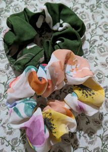 Floral Print Scrunchies Pack of 2