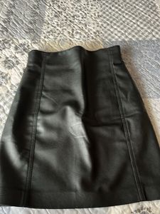 Black Faux Leather Skirt( size Eur 34 Uk 6)