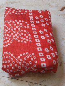 Red &amp; Green Bandhani Saree