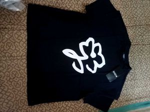 new branded  Black Graphic T-Shirt
