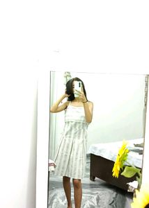 this is cute zara dress
