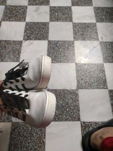 Abibas Sneakers