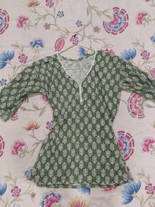 Green Printed V-Neck Kurta