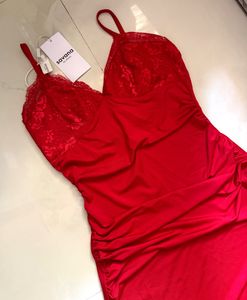 Stunning Red bodycon dress