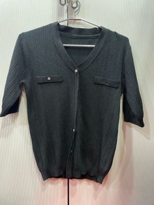 Chic Black V-Neck Short Sleeve Top