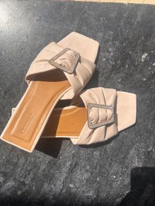 Cream Beaded Flat