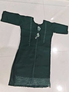Elegant Dark Green Kurta with Lace Detail