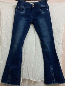Trendy bootcut jeans