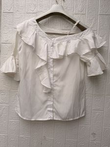 new with tag Chic Off-Shoulder Ruffle Blouse