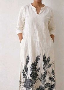 Elegant Off-White Kurta with Floral Print
