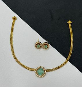 Elegant Emerald &amp; Diamond Necklace &amp; Earring Set