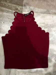 Chic Scalloped Hem Crop Top