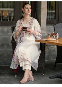 Brand new White Embroidered Kurta Set with tag