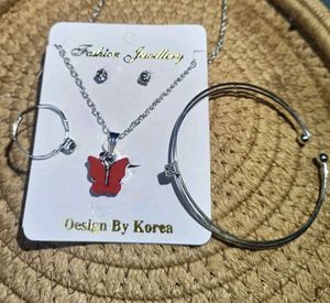 Charming Butterfly Jewelry Set
