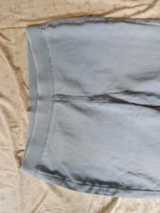 Light Wash Frayed Hem Denim Jeans