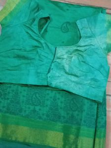 Shaded Green Saree With Stitched Blouse