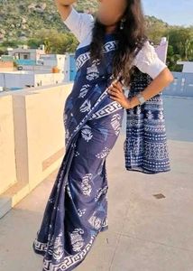 Blue &amp; White Batik Print Malai Cotton Saree