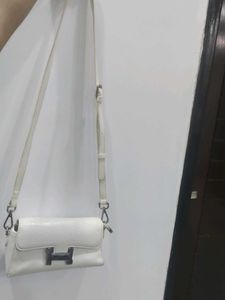 Chic White Chain Shoulder Bag