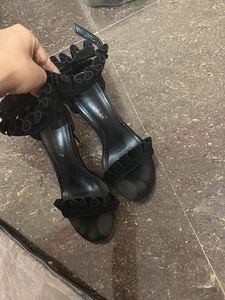 Pencil heel