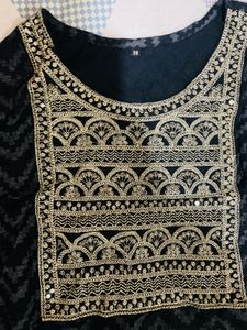 New without tag Elegant Dark Kurta Set with Intric