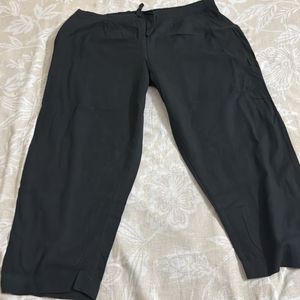 Comfortable Black Cropped Pants