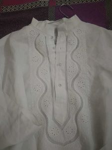 Men's White Embroidered Kurta