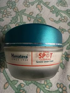 Himalaya Dark Spot Clearing Turmeric Serum Cream