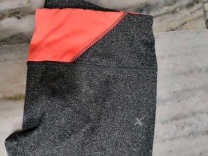 Activewear Leggings with Coral Stripe Detail
