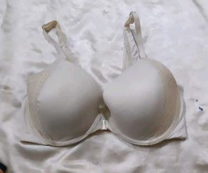 Comfortable White Bra with Lace