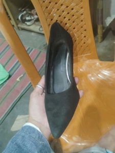 Black Pointed Heel Shoes