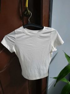 Basic Cream Cropped T-Shirt