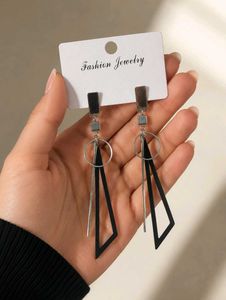 ✨ Elegant Geometric Drop Earrings – Brand New ✨
