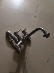 Mixer Tap with Shower Hose nd washbasin tab