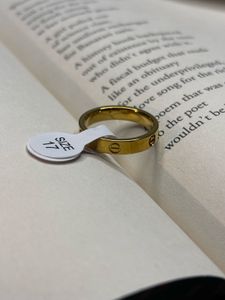 Elegant Gold Ring