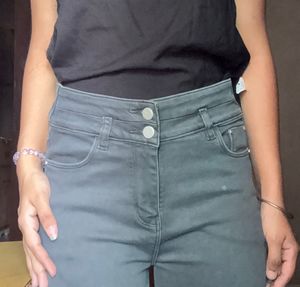 Stylish Grey High-Waist Jeans