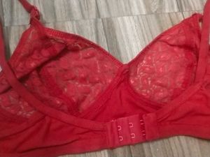 ❤Gently Used Red Floral Lace Bra - Size 34/85