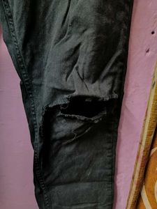 🎀SALE🎀Stylish Distressed Black Jeans